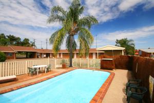 Golden Grain Motor Inn Hotel  Motels  Tamworth